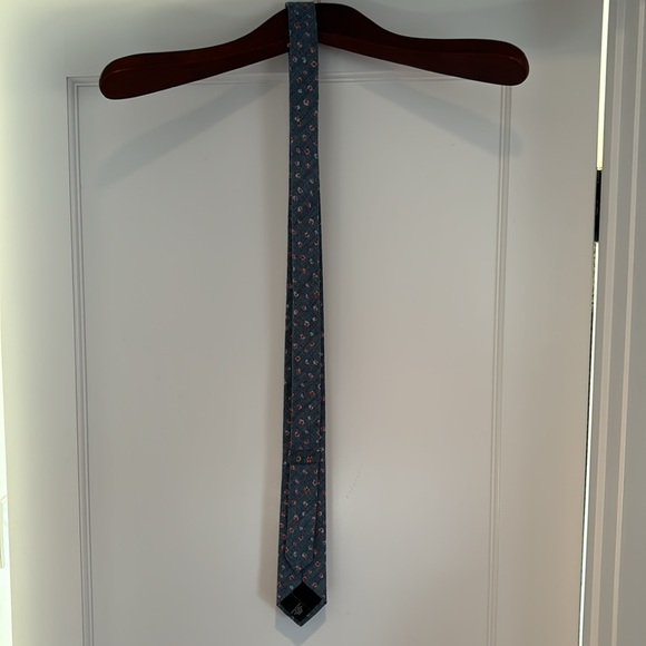 J Crew Factory The Cotton Tie (skinny) in chambray & red abstract floral pattern - Picture 13 of 15